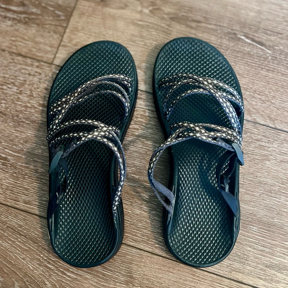 Chaco Black Sandals with Speckled Webbing - Picture 3 of 5
